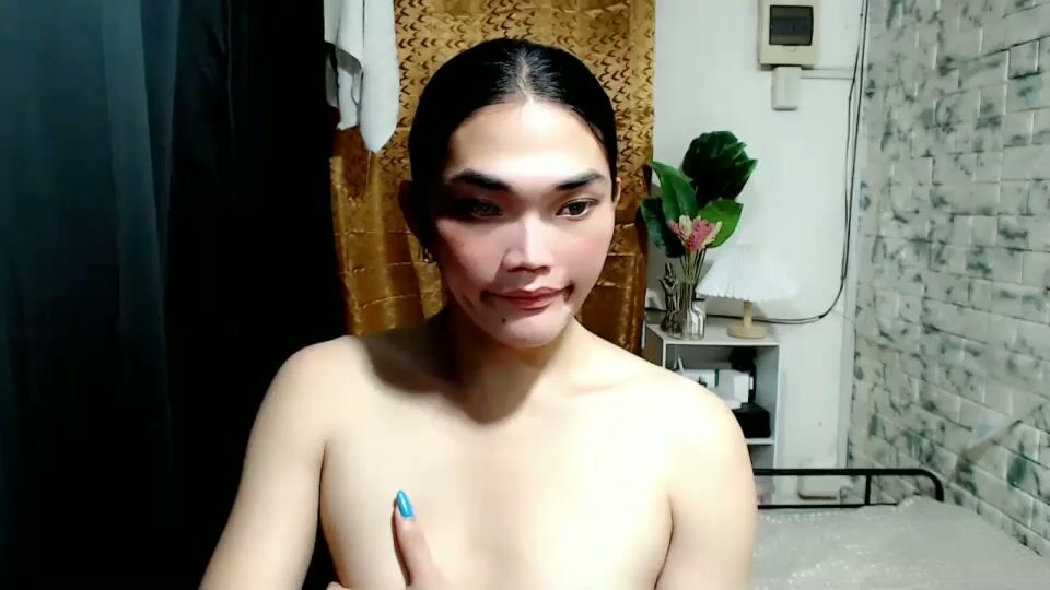 ursweetsofia04 wifematerial on live cam