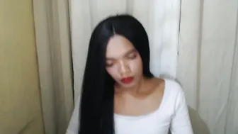 Hoelyguine asian sex cam