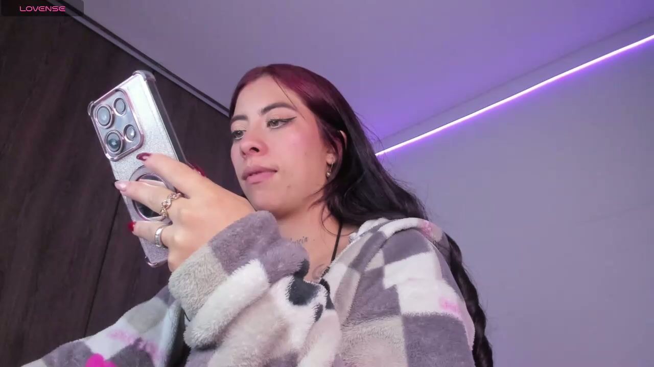 Maazikeenx posing on webcam video chat porn