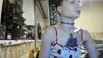 mandyshine posing on webcam 01/11/2026