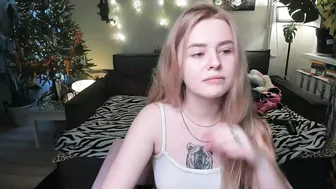alexa_pirs recorded nude video 569735