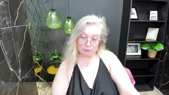Natalicloud posing on webcam (06/15/2025)