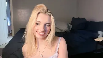 ellalowe live cam video 01/11/2026