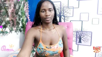 Morena_hot18 dildo on cam