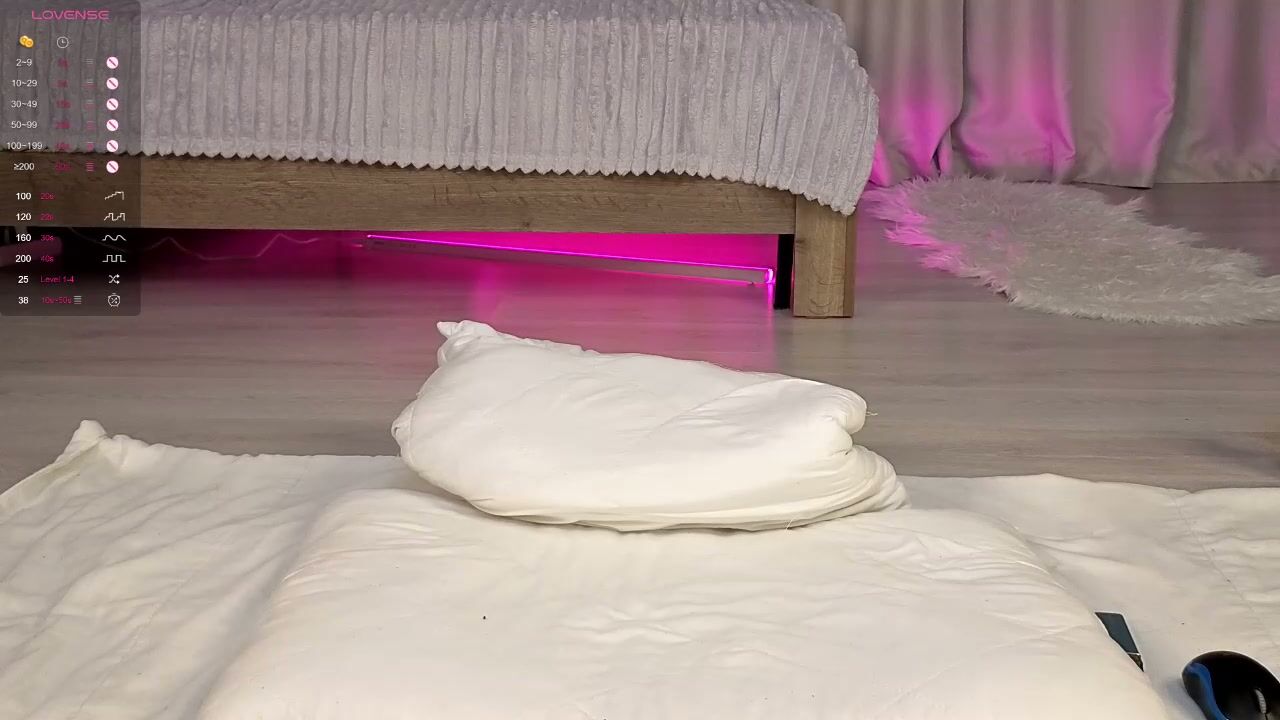 Sarateylor porn cam chat 13 January 2026