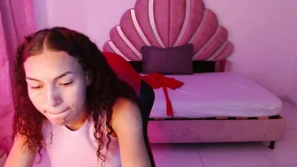 Naya_fox1 free cam show 01-13-2026