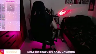 destroyall420 posing on webcam (01-14-2026)