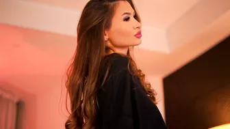 Kyssaraplay tease cam sex porn