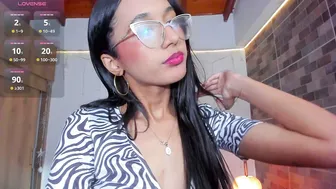Luna_valen cam girl 01-16-2026