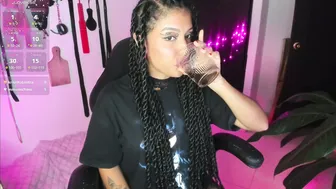Freaky_lia deepthroat free cam show