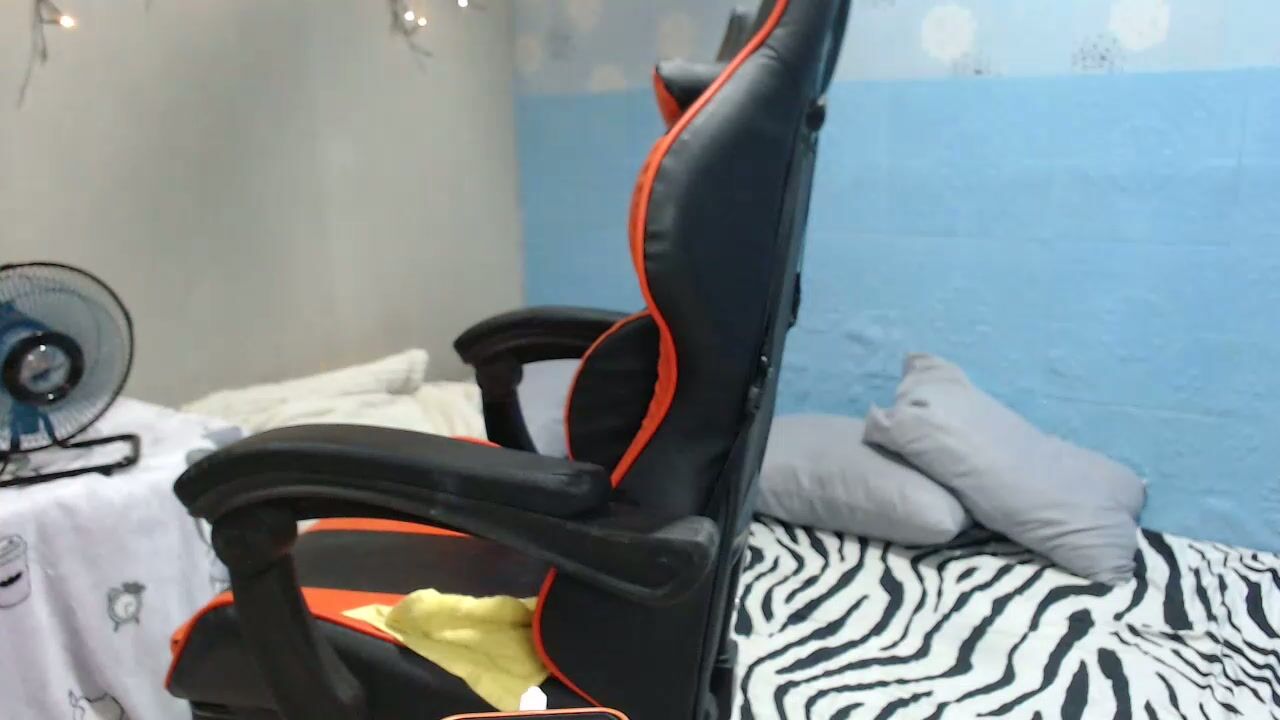 asianindulgent nude chat 17 January 2026
