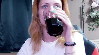 Karoline121 wet cam sex chat