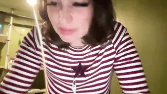 arielwyld on live cam (01/18/2026)