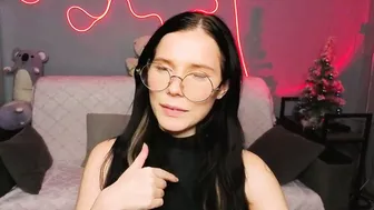 Mellhyees webcam chat 01-19-2026