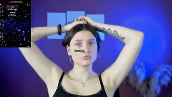 nana_shy_ shy posing on cam