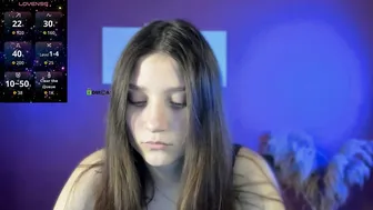 nana_shy_ shy posing on cam