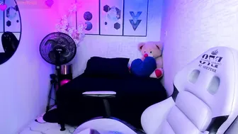 theia_moon_ 06-17-2025 cam girl
