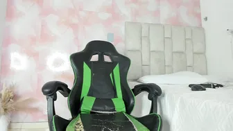 Aida_rose amateur webcam video (06/18/2025)