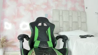 Aida_rose amateur webcam video (06/18/2025)