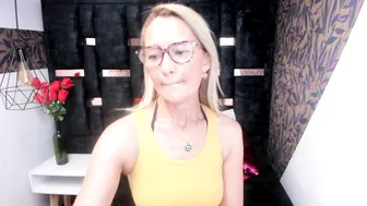 issa_milf__ smalltits free cam show
