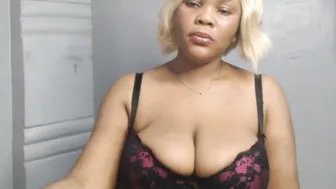 dark_chocoxx posing on webcam 20-Jan-2026