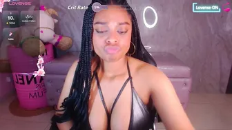 Charlote_fun_a sex chat cam posing on cam