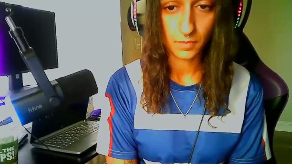 Goddessvikkii domination porn cam chat