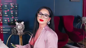 madyluxx bigtits naked
