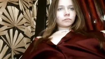 karaescorcia 18 posing on webcam