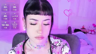 melody_suarez sex cam chat posing on webcam