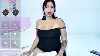 lucy_marteli posing on cam amateur cam show