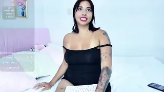 lucy_marteli posing on cam amateur cam show
