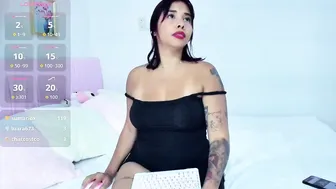 lucy_marteli posing on cam amateur cam show
