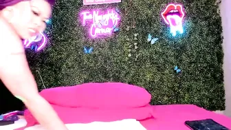 Bigbuttsarena sex chat cam (01-22-2026)