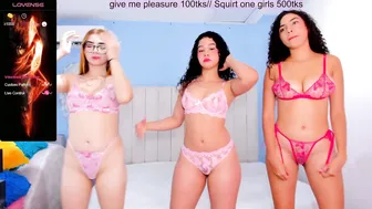 miia_lennox squirt posing on webcam