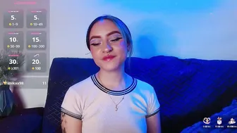 melodygirl__ posing on webcam 06/18/2025
