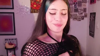 honeyypeaach 19 June 2025