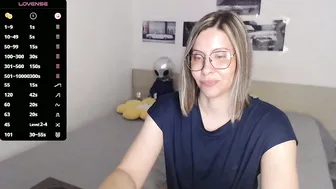 justmexy7 hot posing on cam