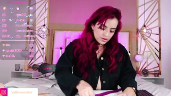 vaaleriee_miller_ fuckmachine sex chat