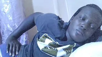 hot_raylah bigass posing on webcam