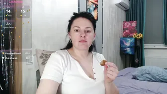 Stacy_davise milf posing on webcam
