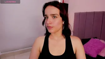 Annyrosee posing on webcam 26-Jan-2026