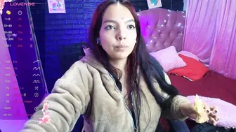 Loren_44tits naked on cam - 27-Jan-26