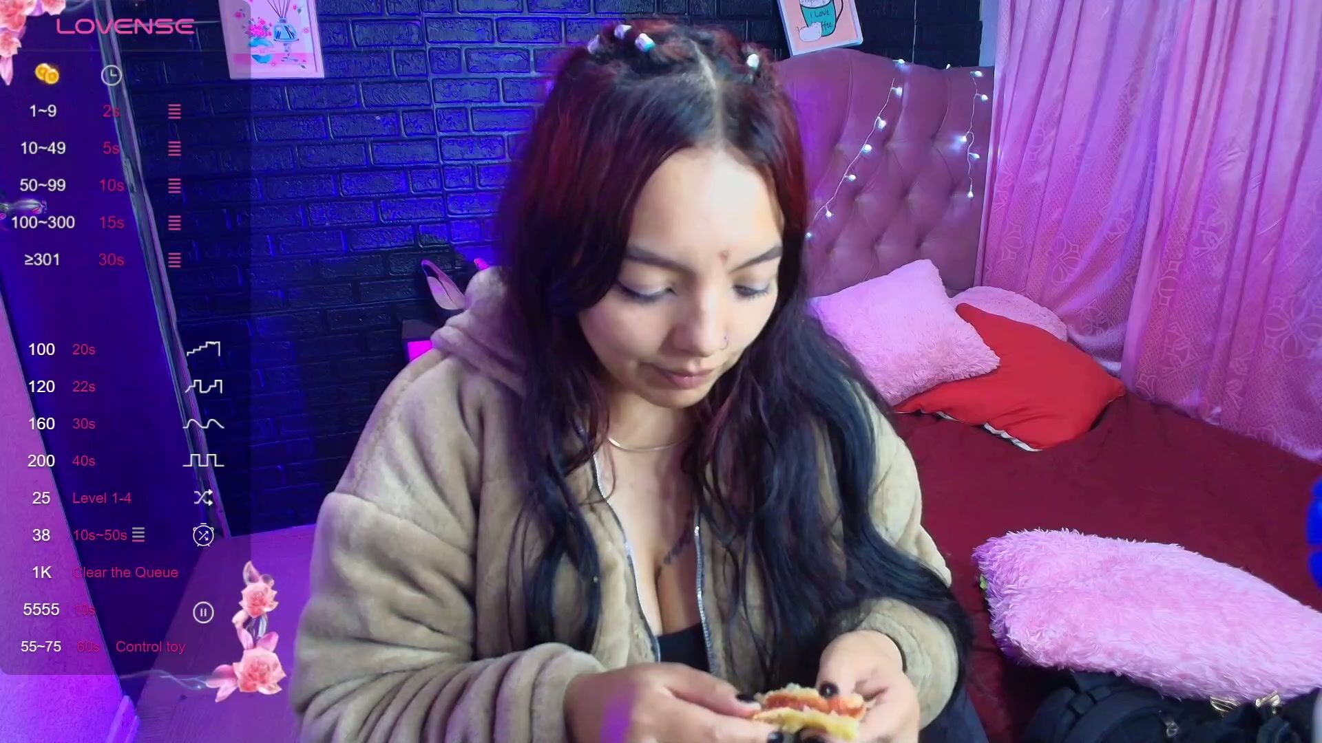 Loren_44tits naked on cam - 27-Jan-26