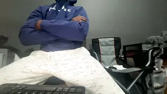 Slickerthan12 live cam video porn chat