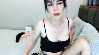 lolly_lips69 warm nude cam video