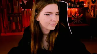 Aliceinredsquare cam sex chat 19-Jun-25