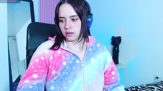 Paris_bby_ (06/19/2025) bigboobs