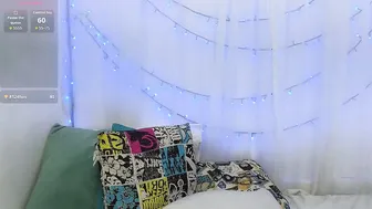 ninaa_fox bigtits webcam show