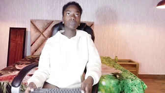 Katia_green cum (01-28-2026)